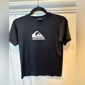 QUIKSILVER Boys Size Medium Black & White Short Sleeve Tee Shirt Board S…